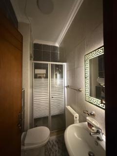 Modern Central West Amman Apartment Near Malls & City Life - 5