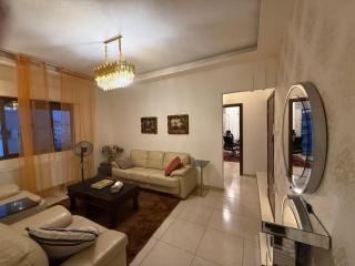 Modern Central West Amman Apartment Near Malls & City Life - 3