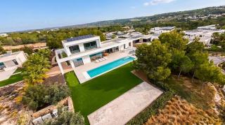 4 Bed Luxury Villa on Las Colinas Golf Resort - 0