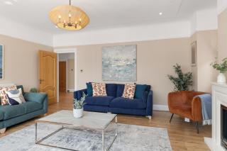 Luxury 8BR Bournemouth Home - Hot Tub, Game Room - 3
