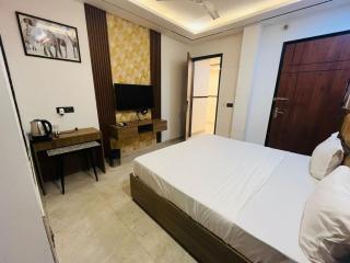 Hotel 09 Palms Delhi,IGI Airport New Delhi - 1