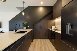 Stylish 2 Bed 2 Baths Retreat with Parking - 6