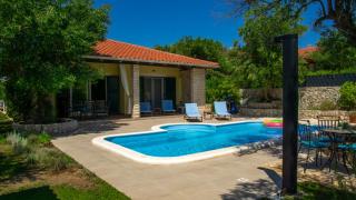 Villa Paula Jakišnica with heated pool - 2