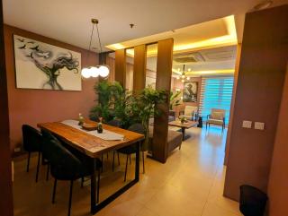 Goldcrest Mall DHA Phase 4 - Three Bedroom Apartment by Alvis Suite - Free Parking - 8