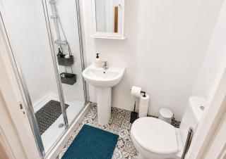Central 2Bed Flat - High St - Sleeps 4 - Grays - 5