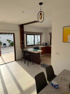 Villa luxueuse et spacieuse avec piscine 4 pieces - 0