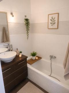 Sea & Shuk - Tel Aviv Beach Residence with Mamad - 2
