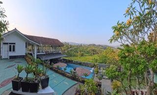 Villa Family Stay - Private Pool & BBQ - 9