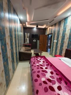 Hotel New Bhajan and restaurant - 0