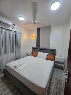 Modern 3 Bedroom fully furnished Apartment, All Rooms AC at Buxton Point, Mombasa, Kenya - 0