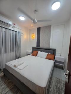 Modern 3 Bedroom fully furnished Apartment, All Rooms AC at Buxton Point, Mombasa, Kenya - 4