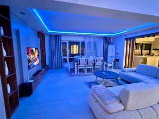 MRF4 across from Empire Fully furnished 2 BR - 5