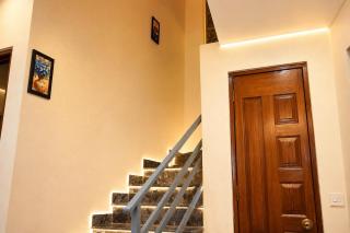 Private Room in DHA Phase 6 Lahore Near Raya and Dolmen - 4