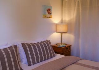 St Clair Bungalow- rest, relax in nature, large bath and forest views - 3