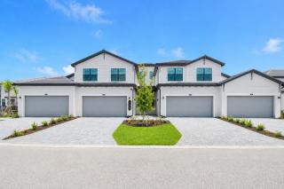 Sun Seeker Lakefront Condo - 5