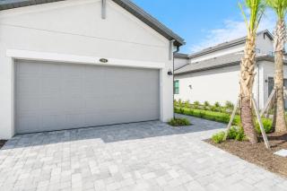 Sun Seeker Lakefront Condo - 2