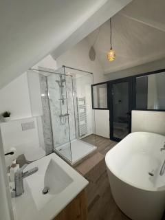 EQurie Guesthouses - Brecht - 1