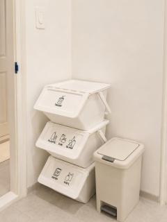 Hongik Station 6 people Luggage storage service AREX Incheon Airport 1 hour - 4