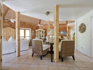 Shangri-La & Cottage · Tropical Beach Villa with Guest Cottage villa - 8