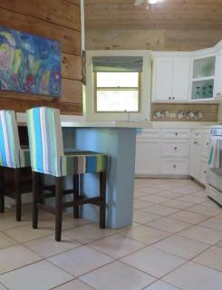 Shangri-La & Cottage · Tropical Beach Villa with Guest Cottage villa - 4