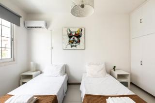 Central 1-bed flat, 5 min walk to Finikoudes Beach - 4