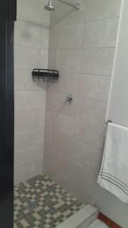 Lizzie's Guest House - 4
