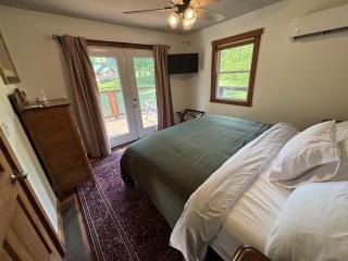 The Perch Creekhouse - Sleeps up to 10 - 4