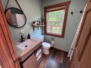 The Perch Creekhouse - Sleeps up to 10 - 1