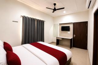 Shiv Shakti Dham - A Top Rated Property in Vrindavan #Near Prem Mandir #Deluxe & Family Rooms #Parking - 8
