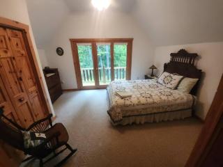 Manny's Lakeside Lodge - 1