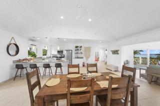 Outer Reef - Newly Remodeled Beachfront House, Walk Rest Bar home - 2