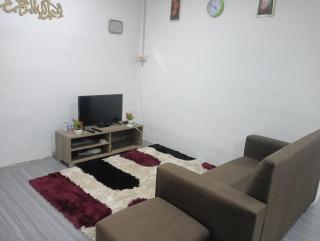 Halah HomeStay in Parit Jawa - 0