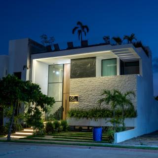 Villa Flamingos 7 Beachclub - Rooftop & Pools - 5