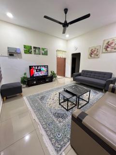 Bukit Tenang Homestay Melaka 3 Bedrooms 2 Bathrooms - 0