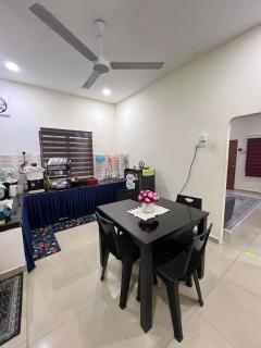 Bukit Tenang Homestay Melaka 3 Bedrooms 2 Bathrooms - 4
