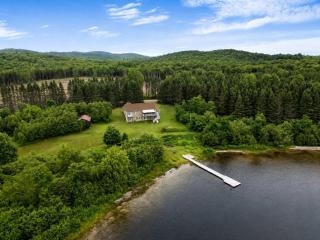 Le Repos de L'Ours Waterfront Chalet with Private Dock - 5