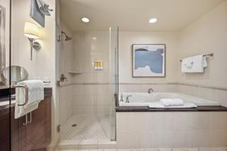 Luxury Strip View Condo Balcony MGM Signature - 3