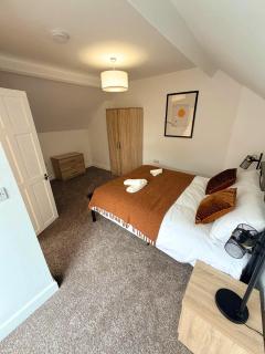 Gem of a Stay, Comfortable 3 Bed House - 3