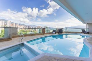 Prime Location with Park Views AC in El Poblado - 8