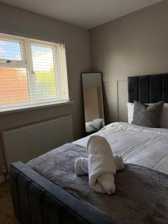 2 Bed House with FREE Parking - Long Stays - 2