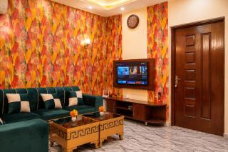 Luxury Full House 5BR in DHA Phase 6 Near Raya - 6