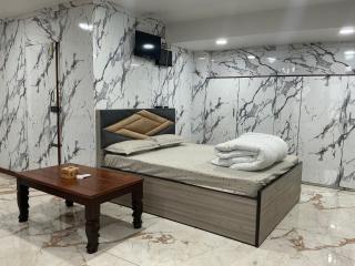 Debaji Hospitality and Apartments - 0
