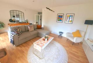 Bright 2BR Family-friendly Home -BASF - Free Parking - Super Fast WIFI - 0