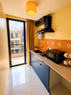 5 Min to Medanta Cozy 1 RK in Sector 38 - 8