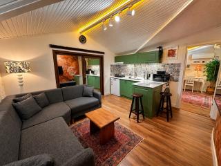 Nu 8 Private Terrace, Designer Suite, City View - 1