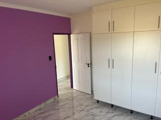 The smilin house - 8