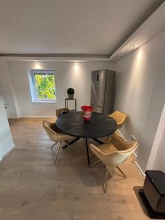 EM Signature Apartment Nürnberg 2 Schlafzimmer Balkon Parkplatz 4 Gäste - 9