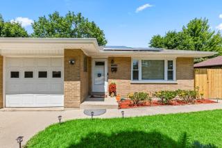 Duplex 1 in Waukegan Naval base & Six Flags Sleep 10 - 3