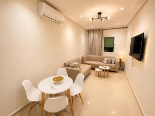 NEW Central Residency AC Wi-Fi Balcony - 9