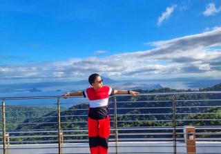 HoneyLove HideAway 1-Bedroom Suite in CITYLAND Condo with Living room, Kitchen, Balcony, Free Parking, POOL, Netflix - Tagaytay - 2